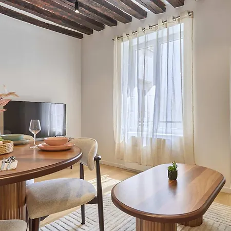 Charming In Le Marais Center Of Appartement *